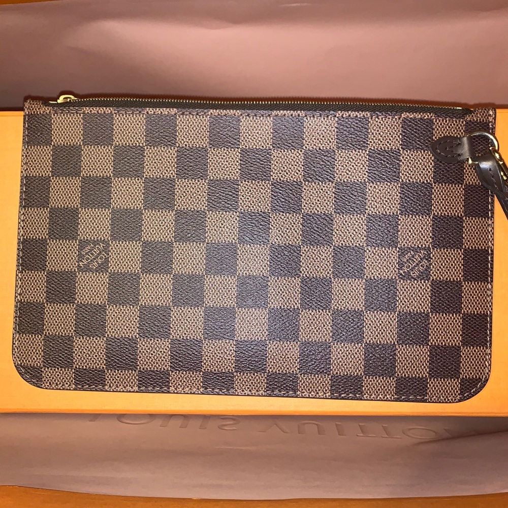 Louis Vuitton Neverfull MM Damier Wristlet Wallet